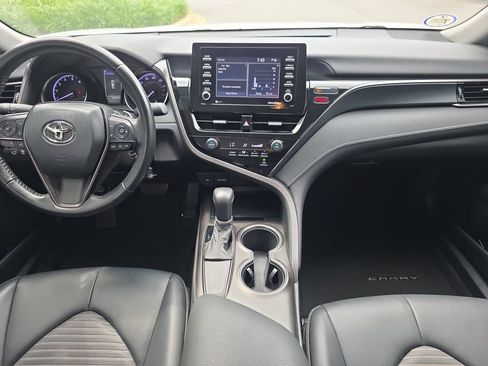 Used 2021 Toyota Camry SE FWD image 15