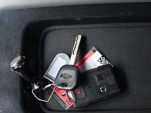 Used 2018 Chevrolet Silverado 1500 Custom w/ Custom Value Package image 10