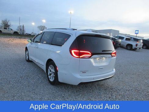 Used 2018 Chrysler Pacifica Touring-L Plus w/ Advanced Safetytec Group image 4