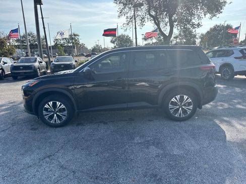 Certified 2022 Nissan Rogue SV image 9