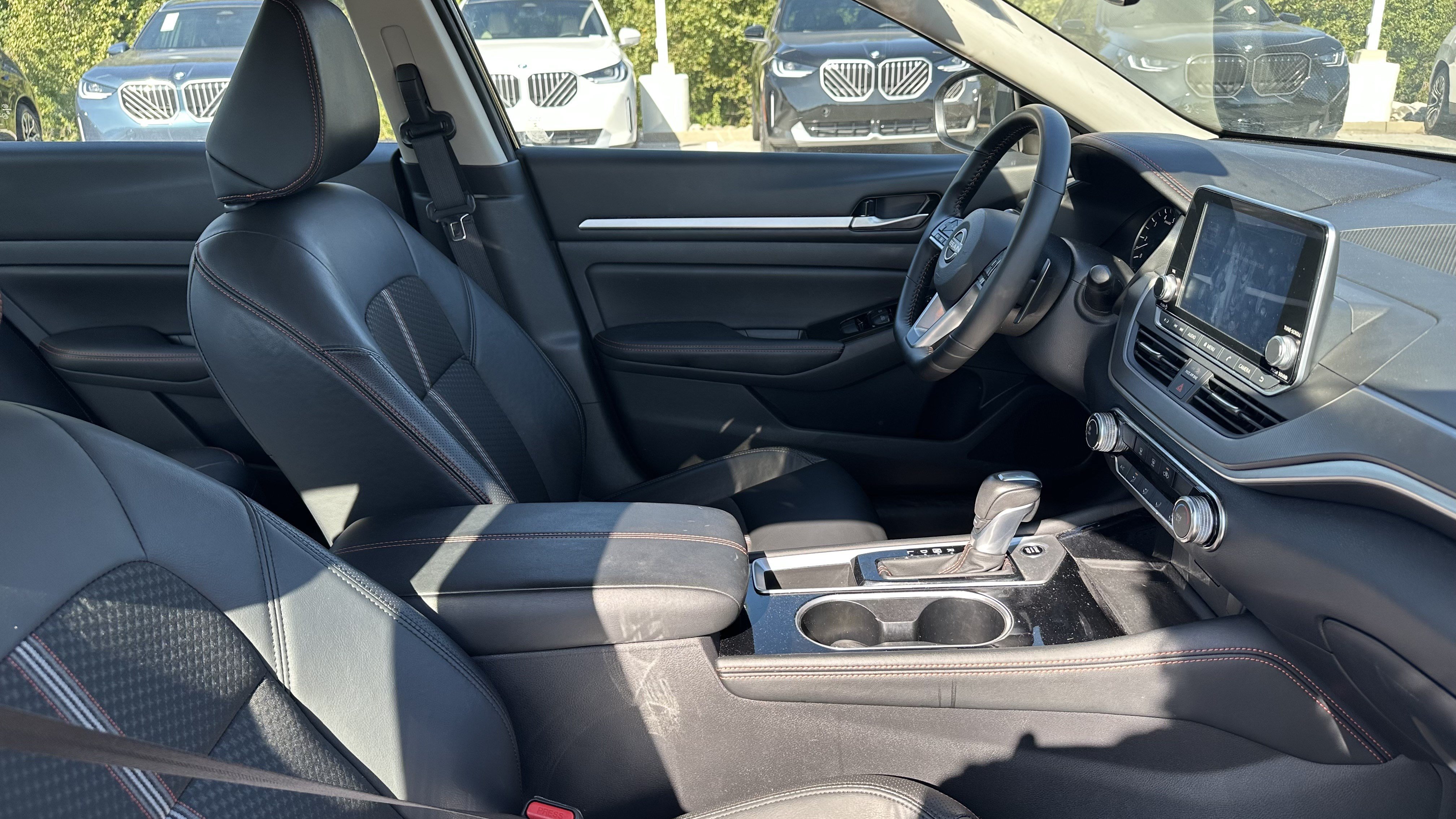 Used 2025 Nissan Altima 2.5 SR FWD image 33