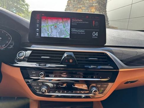 Used 2022 BMW 540i w/ M Sport Package image 22