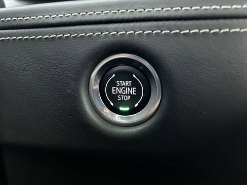 Used 2025 Cadillac Escalade ESV Sport Platinum image 17