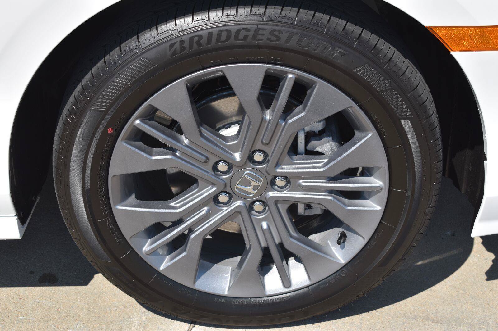 New 2026 Honda Odyssey Touring image 13