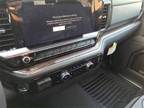 Used 2025 GMC Sierra 1500 Elevation image 23