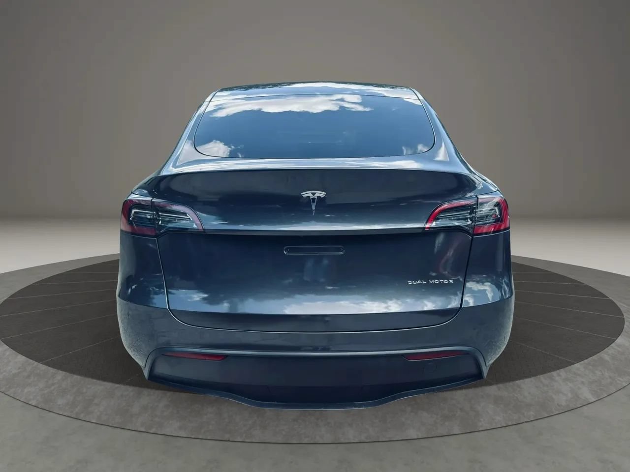 Used 2023 Tesla Model Y Long Range AWD/4WD image 4