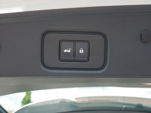 Used 2024 Nissan Pathfinder SL w/ Cargo Package AWD/4WD image 17