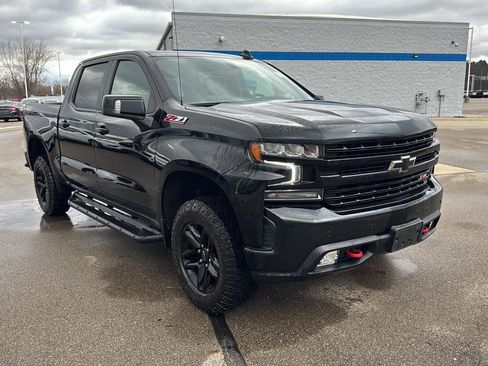 Used 2022 Chevrolet Silverado 1500 LT Trail Boss w/ Convenience Package II image 9