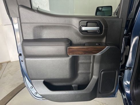 Used 2021 GMC Sierra 1500 SLT w/ SLT Convenience Package AWD/4WD image 23