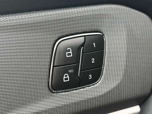 Used 2025 Ford Explorer ST AWD/4WD image 19