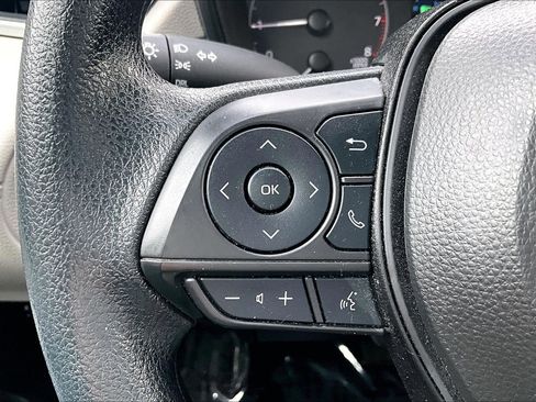 Used 2024 Toyota Corolla Cross L image 16