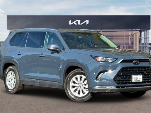 Used 2025 Toyota Grand Highlander AWD image 2