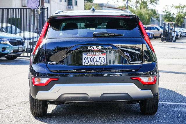 Certified 2025 Kia Niro EX FWD image 8