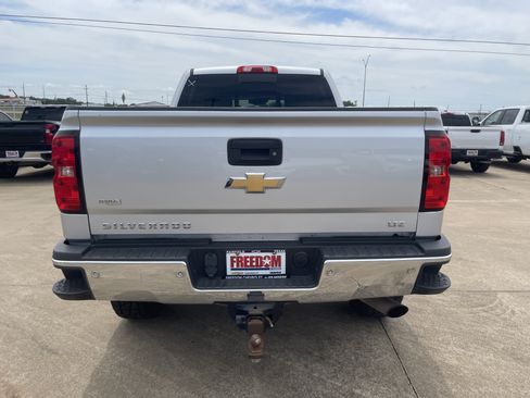 Used 2018 Chevrolet Silverado 2500 LTZ w/ Vortec Plus Package AWD/4WD image 5
