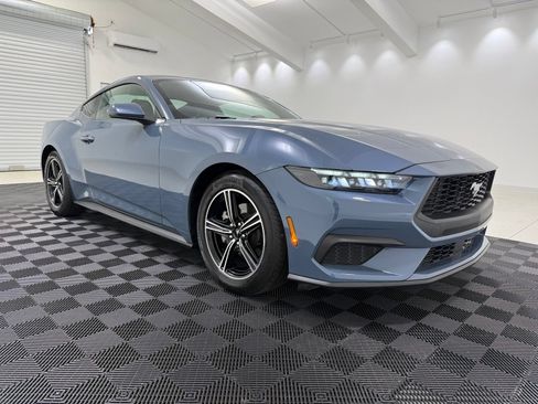 Used 2025 Ford Mustang Coupe RWD image 1