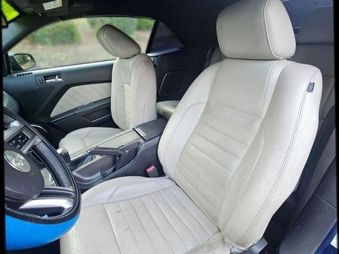 Used 2012 Ford Mustang Premium image 12