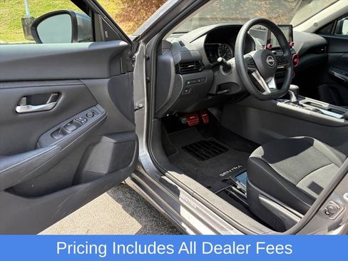 Used 2025 Nissan Sentra SV FWD image 17