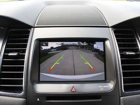 Used 2014 Ford Taurus SEL w/ Equipment Group 201A FWD image 25