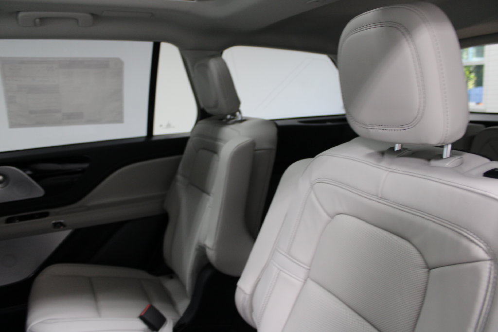 New 2027 Lincoln Aviator Reserve w/ Luxury Package AWD/4WD image 16