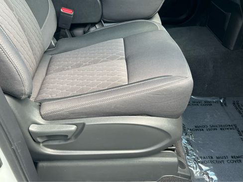 Used 2024 Nissan Titan SV w/ Accessory Utility Package AWD/4WD image 18
