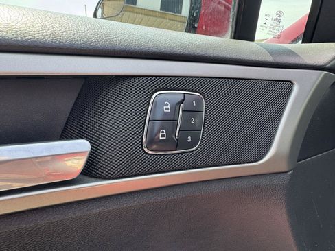 Used 2015 Ford Fusion SE w/ Equipment Group 202A FWD image 14