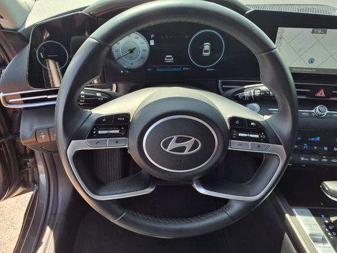 Used 2024 Hyundai Elantra Limited FWD image 8