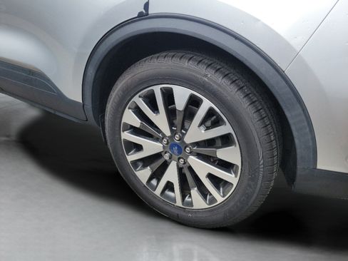 Used 2020 Ford Escape Titanium FWD image 26