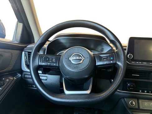 Used 2023 Nissan Rogue SV AWD/4WD image 14