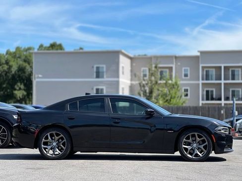 Used 2016 Dodge Charger R/T RWD image 4
