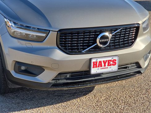 Used 2022 Volvo XC40 T5 R-Design w/ Climate Package image 6