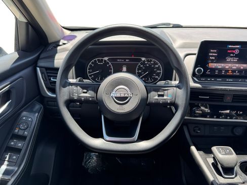 Used 2024 Nissan Rogue SV FWD image 13