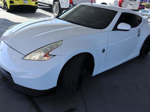 Used 2013 Nissan 370Z NISMO w/ Bose Pkg image 9