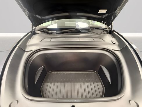 Used 2025 Tesla Model Y Long Range AWD/4WD image 22