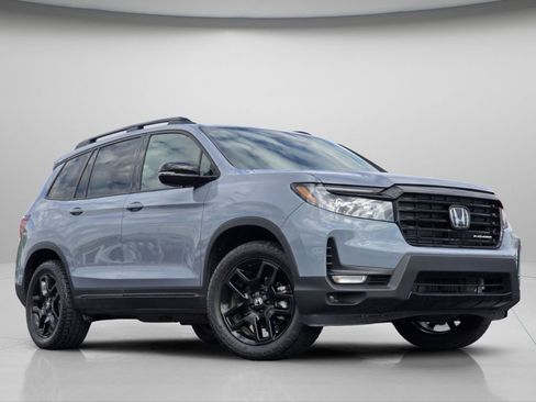 Used 2024 Honda Passport Black Edition image 2