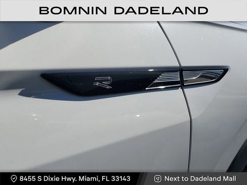 Used 2022 Volkswagen Tiguan SE R-Line image 11