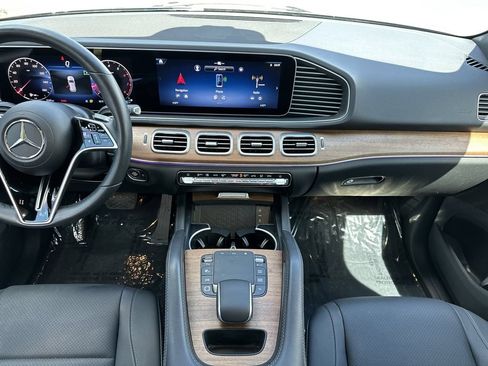Used 2025 Mercedes-Benz GLE 450 4MATIC image 15