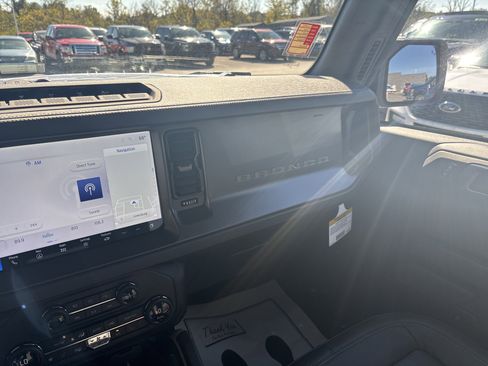 New 2025 Ford Bronco Badlands image 23