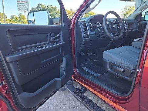 Used 2018 RAM 2500 Tradesman w/ Chrome Appearance Group image 35