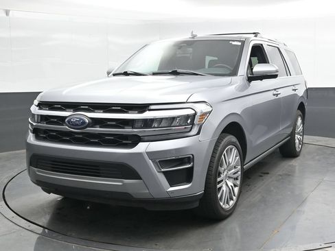 Used 2024 Ford Expedition Limited AWD/4WD image 6