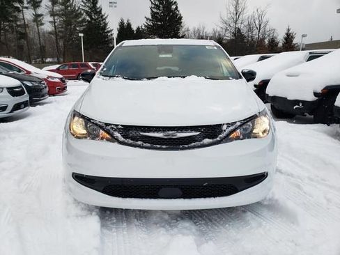 New 2026 Chrysler Voyager LX image 2