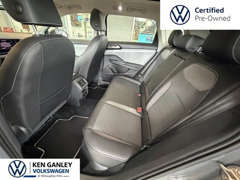 Used 2023 Volkswagen Taos SE w/ Panoramic Sunroof Package AWD/4WD image 20