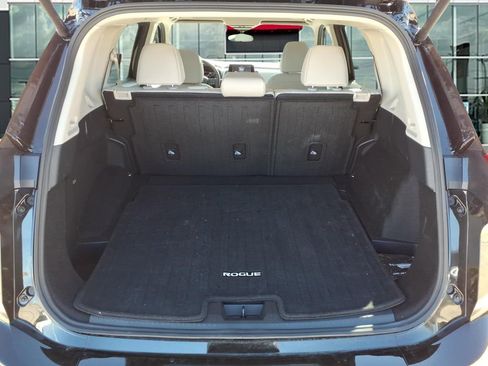 Used 2026 Nissan Rogue SV w/ SV Premium Package image 11