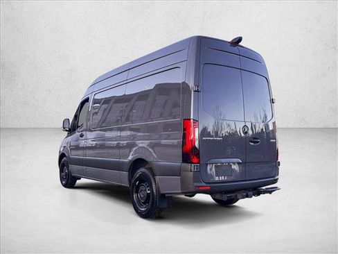 Used 2024 Mercedes-Benz Sprinter 2500 image 8