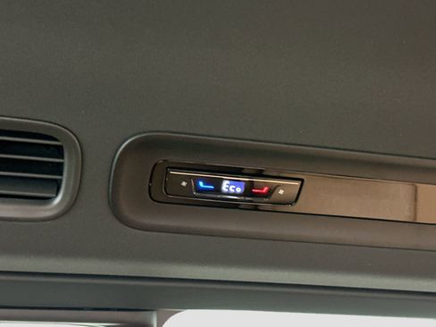 New 2025 Volkswagen ID. Buzz Pro S image 28