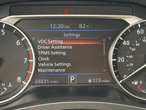 Used 2025 Nissan Altima 2.5 SV FWD image 12