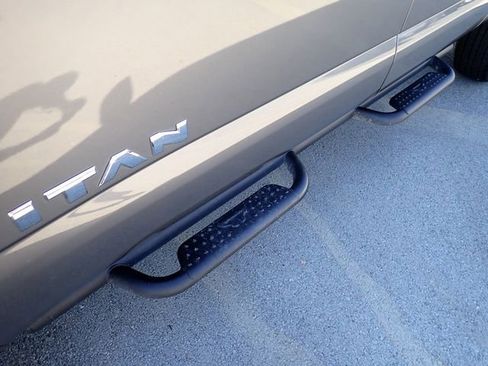 Used 2024 Nissan Titan SV image 13