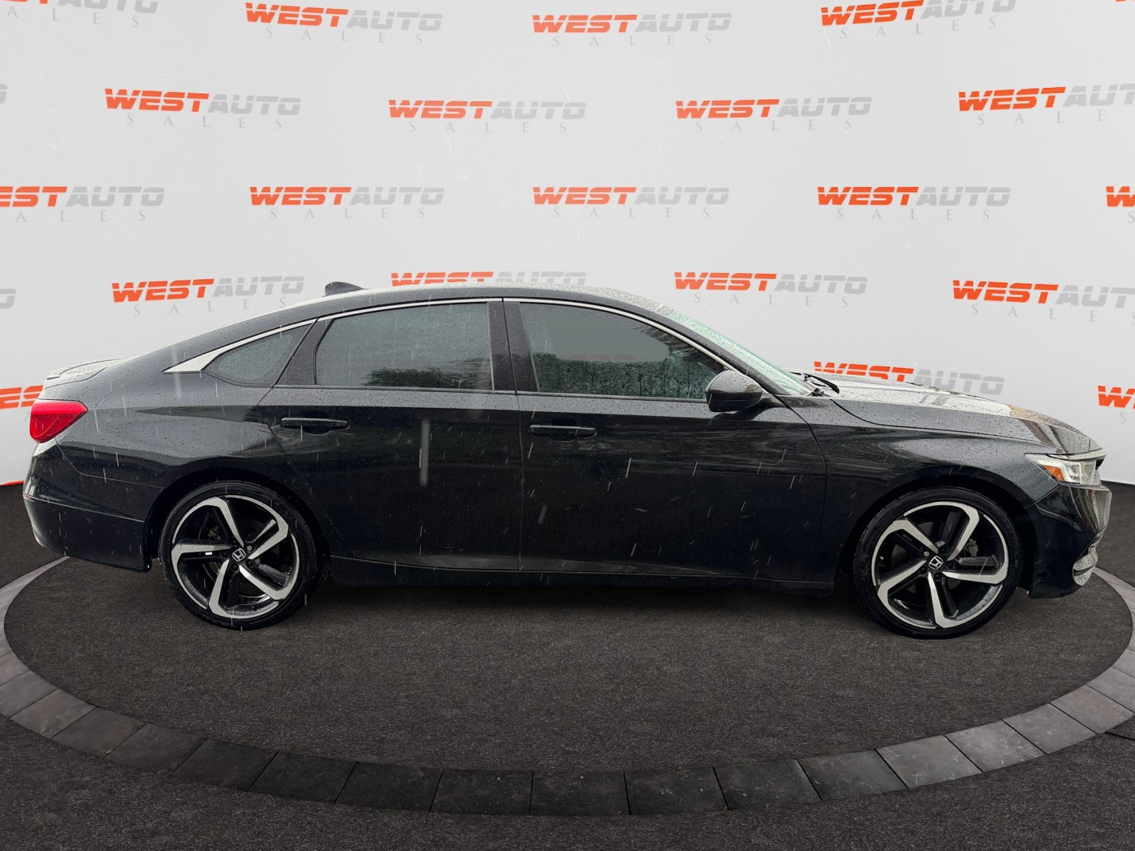 Used 2018 Honda Accord Sport image 6