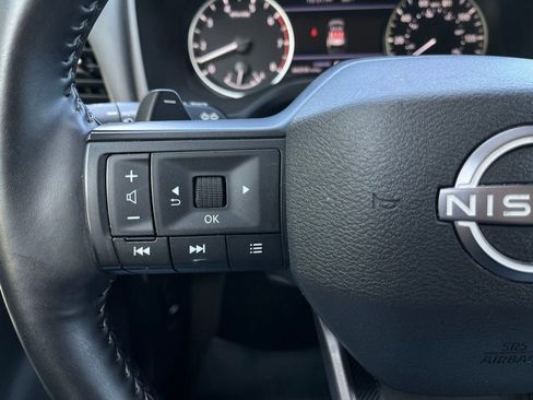 Used 2025 Nissan Rogue SV FWD image 17