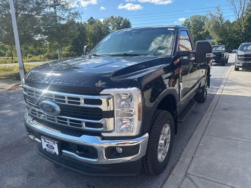 New 2025 Ford F350 XLT w/ FX4 Off-Road Package image 3
