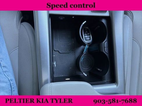 Used 2023 Hyundai Palisade Calligraphy image 24